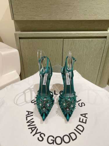 Aquazzur* 菠萝早春专柜新品仙女时装鞋系列，大量上新同步官网全系列均可定制龙年主打一个火爆，全网各大网红纷纷开秀，绝美的穿搭系列！ ★★★★★ 鞋面 烫
