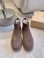 出厂价 男女同款 UGG新款羊毛保暖雪地靴 超级厚实保暖 经典百搭款 鞋面牛反绒 内里垫脚进口澳洲一体羊皮毛 女码35-39 40定做 男码40-44