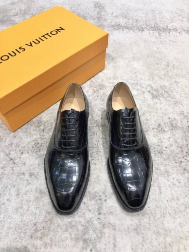 louis Vuitton Lv 男士经典牛津鞋男士商务正装精品皮鞋 经典款 杏仁核精致鞋头 极致艺术 全鞋采用进口奶牛牛皮 开边珠 精挑细选 毛孔细腻 光泽度
