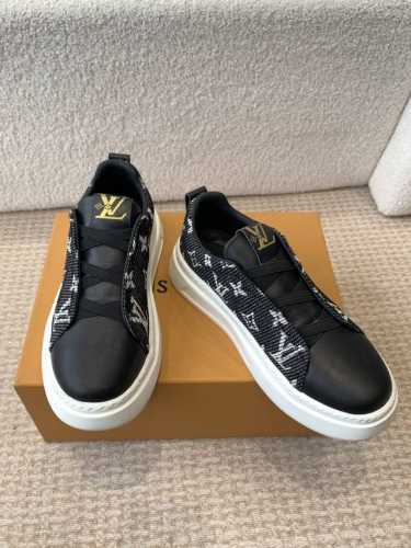 牛仔布 皮面 Louis Vuitton 26ss 春夏新款 路易威登 男款小白鞋 休闲鞋 运动鞋原版9650 购入 开发做货，驴牌LV路易威登为中国传统七夕节