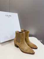 CELINE专柜最新时装靴、走秀款时尚博主同款 早秋力推单品！复古欧美风格 炸街必备单品 凯旋门logo点缀 非常高端有气质 四季可穿的短靴、鞋面：采用原版定制