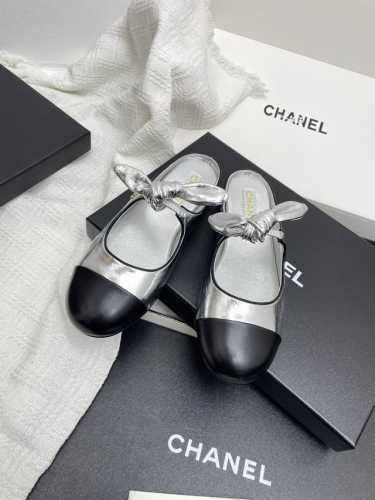 飞机盒10 顶级版本Chanel 25C早春蝴蝶结玛丽珍拖鞋 这一季的鞋子都很棒耶！纯黑色玛丽珍上脚很舒服鞋面皮质也很软，不用担心会磨脚。兔耳朵也好可爱，黑白拼