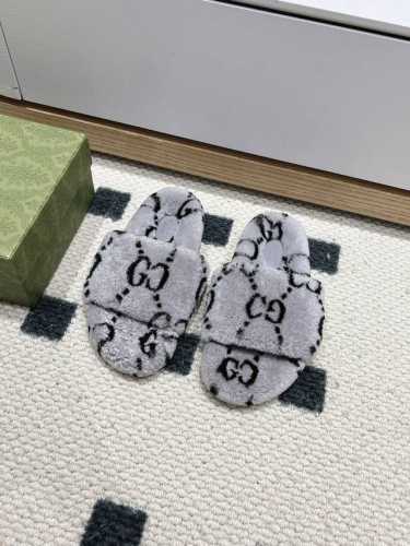 顶级品质 GUCCIss2024秋冬｜平底羊毛拖鞋新品 超舒适的 双带毛拖 简约随性 时髦有范， 慵懒又不乏高级感，最舒适的拖鞋没有之一 随意上脚都好看有型，绝