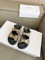 冲量价: 2025春夏Balenciaga 巴黎世家 爆款推荐 这款鞋今年非常爆 独立风格各处无可挑剔的细节做工 码数35-40码 41克定做