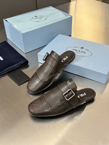普拉达 Prada 2025春夏走秀款复古流苏半托鞋 时髦精的狂爱，走秀款整个鞋子采用原版1：1做旧工艺，鞋头采用复古镂空设计流苏点缀复古时髦感满满 后跟松紧带