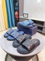 出厂价 Dior 迪奥高端精品男士春夏凉拖鞋！进口原版牛皮，搭配提花帆布面料，鞋身搭配独特的织带，精致的胶扣logo，精致奢华，超a级别！版型对比专柜正品，柔软