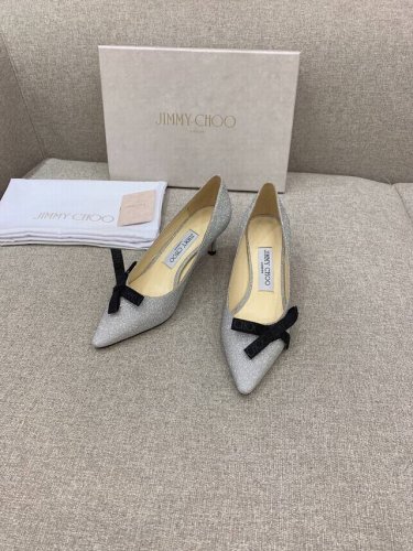 出厂价p Jimm* Cho*新款蝴蝶结单鞋 优雅减龄 温柔淑女风 鞋面非常柔软舒适 不挑脚型 非常好驾驭 鞋面超软羊皮 内里垫脚羊皮 意大利真皮大底 注塑防滑