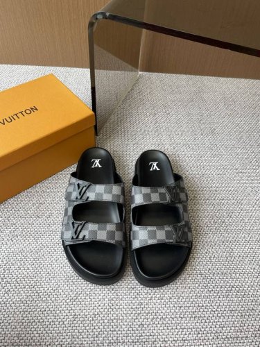 Lv 路易威登 25Ss春夏新品拖鞋 专柜主打最新款 硬货上新 代购级别 高级感十足 国内外博主刷爆的一款 复古又时髦 上脚美炸了 官网主推款 春夏必备 鞋面
