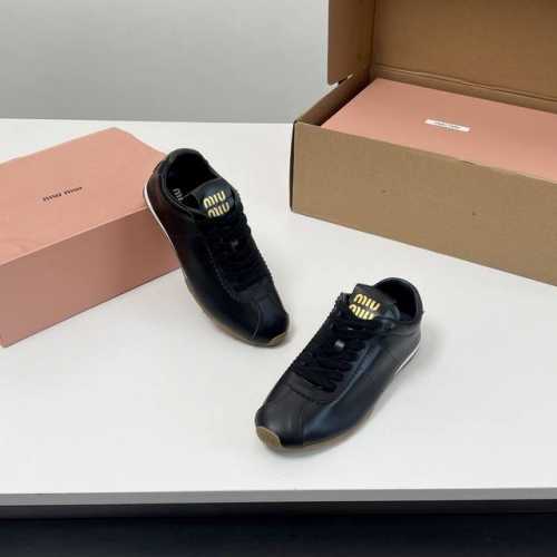 工厂价 高版本！专柜同步 Miu家2025早春新品休闲运动鞋系列阿甘鞋 时尚 简约高级 随意搭配 上脚非常轻便舒适 今年主推款 时尚 简约高级 随意搭配 上脚非