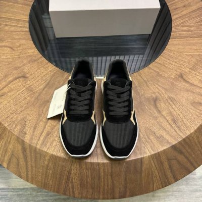 brunello Cucinelli 新款拼色运动板男鞋 此款运动鞋面料采用意大利进口高丝光水洗翻毛皮和意大利进口压摔牛皮 立体感和亲肤感十足 鞋子拼色设计 款