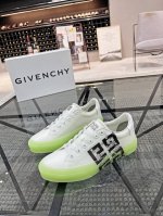 实价 G 顶级代购 纪 炸街情侣新品来袭，超人气运动爆款专柜新款，原厂配置意大利进口牛皮搭配花纹牛仔布，经典的外观搭配新底更加潮达人，进口水染牛皮内里垫，透气舒