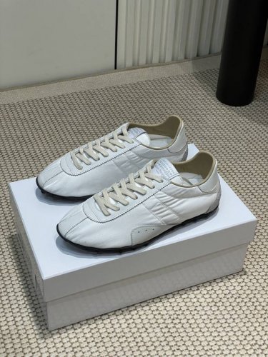 男10情侣款 Maisonmargiel* Mm6马吉拉2025最新德训休闲鞋小白鞋运动鞋 鬼才设计师品牌，一个轻奢品牌上脚很百搭哦，也很随脚舒适，这一款德国训