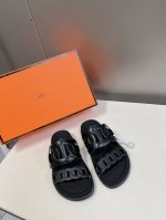 男10 ΗErmes 爱马仕春夏经典猪鼻拖鞋 Chypre 丑萌丑萌猪鼻鞋 老头拖鞋，上脚简直太舒服了！憨厚又可爱！ 全混种羊皮包底台,真皮沿边条 注意 只做高