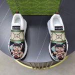 出厂价pp 品牌 古奇Gucci 标准码 38-44 45订做 等级 官网同款 材料 原版针织面料 舒适透气内里 轻便耐磨运动大底 款式类别 男士时尚休闲鞋 跑
