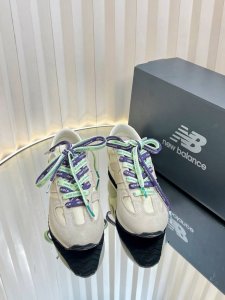 女 男350New Balance 纽百伦471情侣款 25Ss春夏新品 复古 休闲鞋 运动鞋 471鞋款承袭其经典轮廓 以纤细鞋檀勾勒轻盈外形 焕启复古薄底鞋