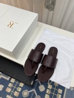 the Row平底拖鞋 夹脚人字拖 高跟拖鞋 上脚马上会惊艳到你的一款拖鞋Tr拖鞋闭眼入都不会后悔一切那么恰到好处 鞋面 定制进口小牛皮 内里 进口绵羊皮 鞋底