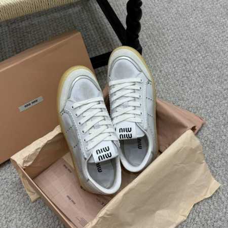 Miu Miu 24Ss 春夏 缪缪家 系带板鞋 系带厚底鞋休闲增高百搭潮小白潮鞋女 新出的‘舒适度真的让人一整个心都融化 鞋型整体都狠秀气不笨重 鞋面: 原版 - 点击图像关闭