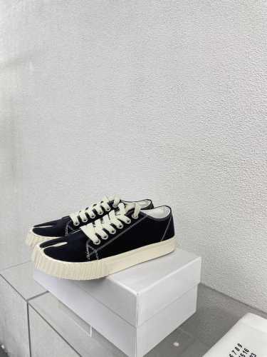 新底 低帮 分趾运动鞋Maisonmargiela 马吉拉 Mm6 黑色 帆布 分趾运动鞋 包头拖火爆来袭！太香了 靓丽多彩少女感扑面而来！ 不容错过的时尚单品