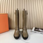 市面对版版本 HERMES爱马仕秋冬走秀款高筒靴骑士靴 这一季秋冬主打系列 自然有独特的工艺和品质且这款靴子的皮料全部为进口定制，内里材质也是进口定制牛皮，，好