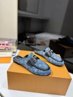 顶级版本 路易威登lv louis vuott on fw24 new arrival～秋冬最新款毛毛拖鞋～ 这双毛拖也是好好看！皮质的就是非常高级呀！！搭配