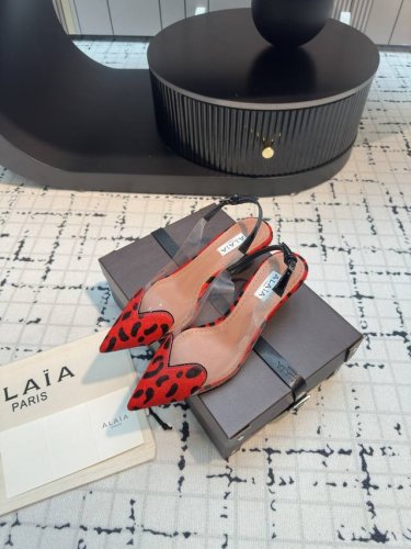 顶级版本新款最新爆品小红书火推Alaia High Love爱心细跟凉拖系列！ “Designerofdesigners”更影响着很多人的风格！这些Alaia的