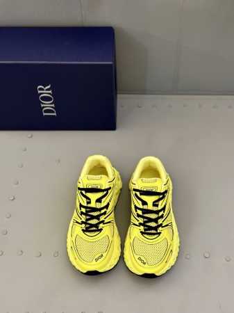 迪奥 Dior B35 Nxt 2025Ss新款运动鞋抢先官网出货 Dior品牌又一新系列运动鞋款迎来了率先曝光。品牌鞋履设计师 Thibo 设计的B35 Nx - 点击图像关闭