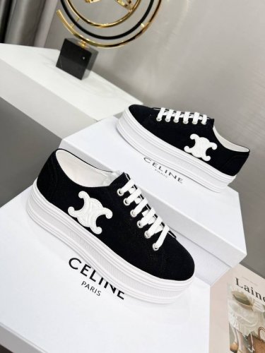 260 Celine 赛琳2025 Ss新款低帮帆布鞋 平底小白鞋 简单 舒服 干净 最近真的中了Celine毒 这季每一款都好看 爱死了 可爱的圆头设计 复古