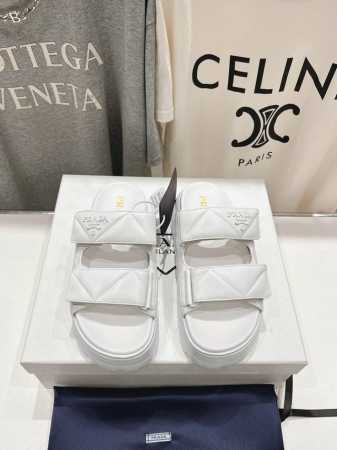 高版本出厂 Prada 普拉达25ss夏季新款情侣款沙滩厚底勃肯拖鞋这个鞋型真的属于经典不会过时的设计而且符合当下大家这种追求舒适，健康的穿着理念，被很多国内外 - 点击图像关闭