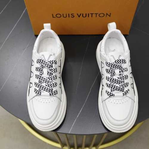 出厂价： 品牌：Lv 标准码：男码38 44 45可以定做 等级：官网同款 高品质男鞋 材料：原版皮料材质 搭配舒适透气内里 原版防滑耐磨橡胶轻便大底 款式类别