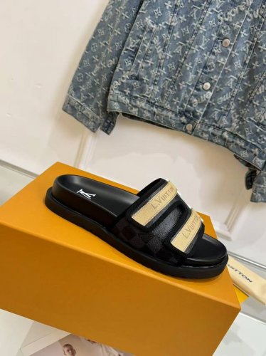 男加10Lv 路易威登 25 2025春夏新品 顶级版本 专柜主打最新款Lv 拖鞋 硬货上新 Bs代购级别！高级感十足！国内外博主刷爆的一款，复古又时髦 上脚美
