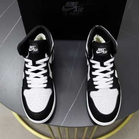 羊毛内里 Nike air Jordan1 冬季运动板鞋 加毛款 aj经典鞋型不变的基础上内里羊毛 真的很加分！原厂材料FK 鞋面进口头层牛皮 色高帮低帮全系列 - 点击图像关闭