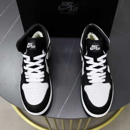 羊毛内里 Nike air Jordan1 冬季运动板鞋 加毛款 aj经典鞋型不变的基础上内里羊毛 真的很加分！原厂材料FK 鞋面进口头层牛皮 色高帮低帮全系列