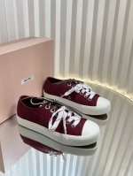 Miumi* 25Ss 复古风饼干鞋休闲帆布鞋双鞋带布鞋 颜值担当火爆双鞋带布鞋 不得不入的一款 简约高级 随意搭配上脚非常舒适 年度必入款 春夏最新走秀款布鞋