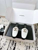 代购级品质 香奈儿Chanel 25 A夏季新款乐福鞋来啦 这双包头半拖简直是夏日百搭神器 经典双C钻扣Blingbling超吸睛~进口小牛皮面料+羊皮内里 脚