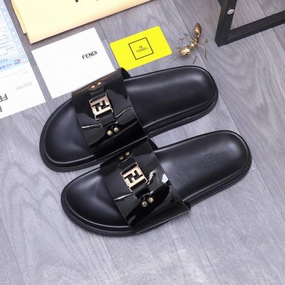 商品商标：Fendi 芬迪 拖鞋 正码码数: 38-44 45订做不退换 商品材料：精选 漆面牛皮鞋面 脚背皮里 原版大底