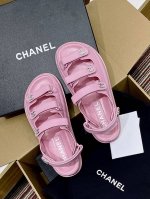 CHANEL2024夏季新品 澳洲水钻香奈儿 专柜断货王 爆款全真皮魔术贴沙滩凉鞋 每年都会入手香奈儿魔术贴半拖凉鞋， 万能百搭神器，夏日沙滩耐造款， 这个春夏