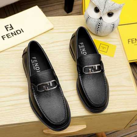 工厂价 Fendi 最新男士正装皮鞋经典系列不容错过头层采用进口头层牛皮原单品质，皮质光滑细腻版型超赞，完美流线型轮廓水染皮内里，黑色，棕色，2色可选！码数38 - 点击图像关闭