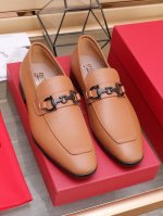 工厂 Ferragamo 最新高端顶端品牌奢侈～代购，顶级～质量。新時尚商务男鞋鞋面選用原版手掌纹牛皮牛皮内里，精细做工。原版个性时尚柔软组合耐磨防滑大底，上脚