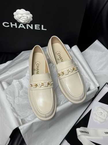 代购版 Chane L Ss24 New Arrival～ 小香24A 乐福鞋新品 油蜡牛皮带来无与伦比的质感，经典版型搭配精致饰扣，24秋冬绝美乐福！ 小牛皮