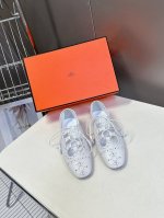 hermes爱马仕春夏最新单鞋 柜柜超难配货 经典的圆头版型 搭配极具辨识度布洛克冲孔上脚超级百搭好看时髦 超多明星网红种草 春夏必备 随意舒适高级感 上脚超级