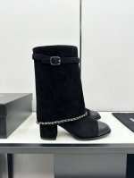 Chanel 24b 新款 双c 秋冬靴 香奈儿秋冬重工爆款短靴 小红书力推款，怎么搭配都好看，时髦精必备，香奈儿女士钟爱简约又难以抗拒系搭配展现与众不同的穿搭