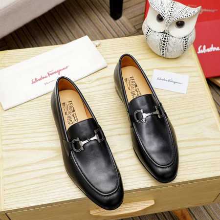 工厂价 菲拉格幕 Ferragamo 新款男士休闲套脚鞋官网原版1:1开模，原单品质做工精细，高端奢华鞋面采用进口意大利头层牛皮奢华水染皮内里橡胶耐磨防滑大底， - 点击图像关闭