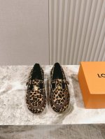 驴家早春新品 New Arrival Lv春夏豹纹乐福鞋 也太出彩了 时尚性感舒适 拉满了夏日美鞋能给的满分情绪价值.鞋的造型也很乖巧好看呀 鞋面选用进口马毛豹