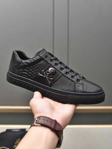 PHILIPP PLEIN 原单版本 菲利普 普莱茵：男士最新专柜同步发售，意大利进口*小牛皮 透气皮里，鞋身品牌金属饰扣装饰; 做工考究！鞋底：原厂特供原版底