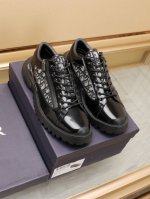 工厂 Dior 迪奥休闲运动鞋专柜同步发售，顶级代购意大利原版 品牌图腾布匹车缝品牌布标 撘配头层牛皮 图腾布凸显高端 贵气 档次 做工考究 原版内里 鞋底 原
