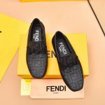 出厂价 Fendi 芬迪 2024年新米兰男时装懒人走秀款时尚休闲豆豆鞋 进口小牛皮面料 超滑质感 吸汗透气 ， 羊皮内里 。鞋身金属logo美杜莎头像不规则头