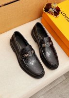 商品商标：Louis Vuitton 路易威登 休闲皮鞋 正码码数: 38-44 45.46订制 商品材料：精选 进口头层开边珠牛皮压花鞋面+奢华五金扣，进口头