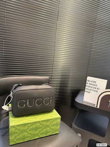 配折叠盒子 酷奇相机包 Gucci更高级时髦 日常出门首选时尚弄潮儿必备款哦尺寸：24 15 货号6601