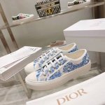 元 Dior 迪奥 春夏新款 刺绣花园鞋系列，原版复制，专柜包装，最高版本！ 面料：纯棉刺绣 垫脚：牛皮 内里：牛皮 大底：原版五角星大底 颜色：蓝色 码数：3