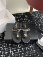 代购级 官网同步盒包装 Chanel 香奈儿 25Ss 夏季新款 夹脚人字拖 海滩必备款 Chanel2025香奈儿最新爆款 夏季夹脚拖鞋、百搭显脚瘦气质款，颜